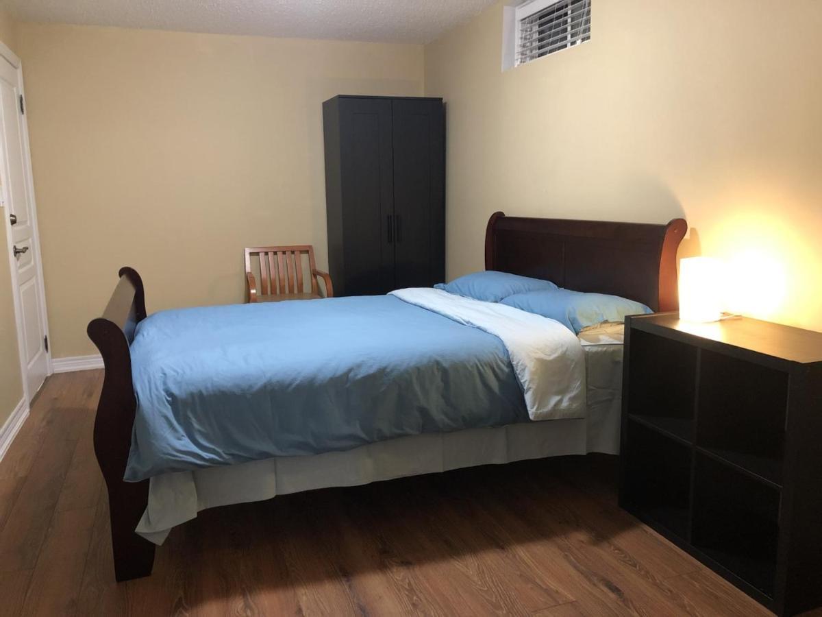 Spacious 2 Bedroom Guest Suite Toronto Esterno foto