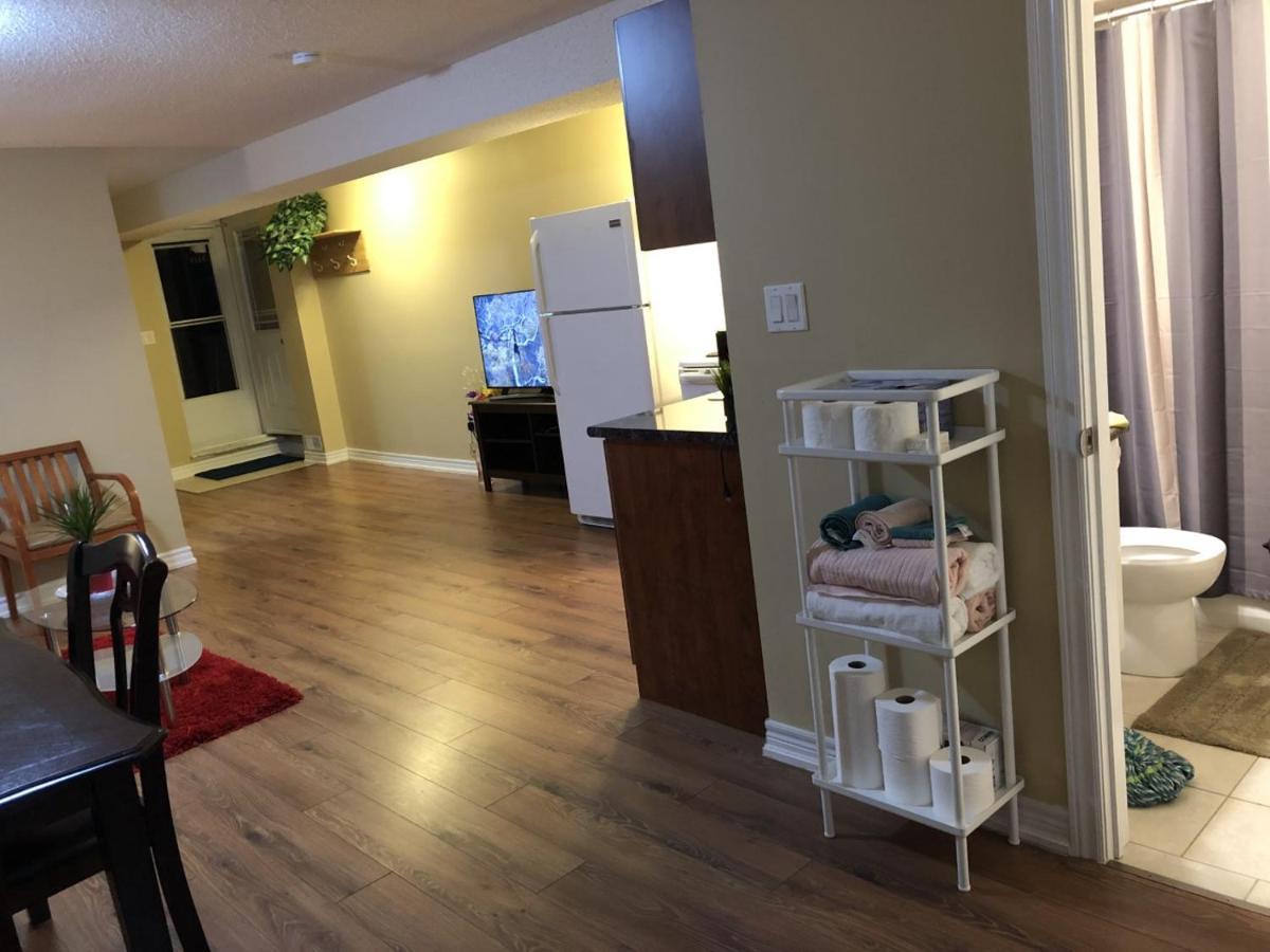 Spacious 2 Bedroom Guest Suite Toronto Esterno foto