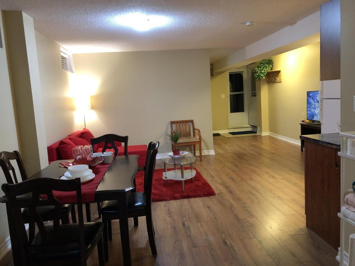 Spacious 2 Bedroom Guest Suite Toronto Esterno foto