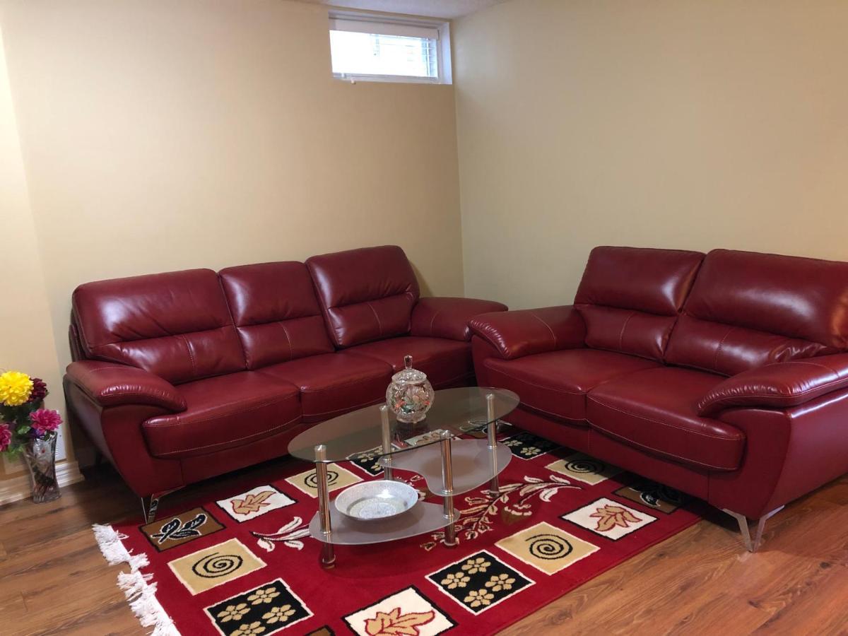 Spacious 2 Bedroom Guest Suite Toronto Esterno foto