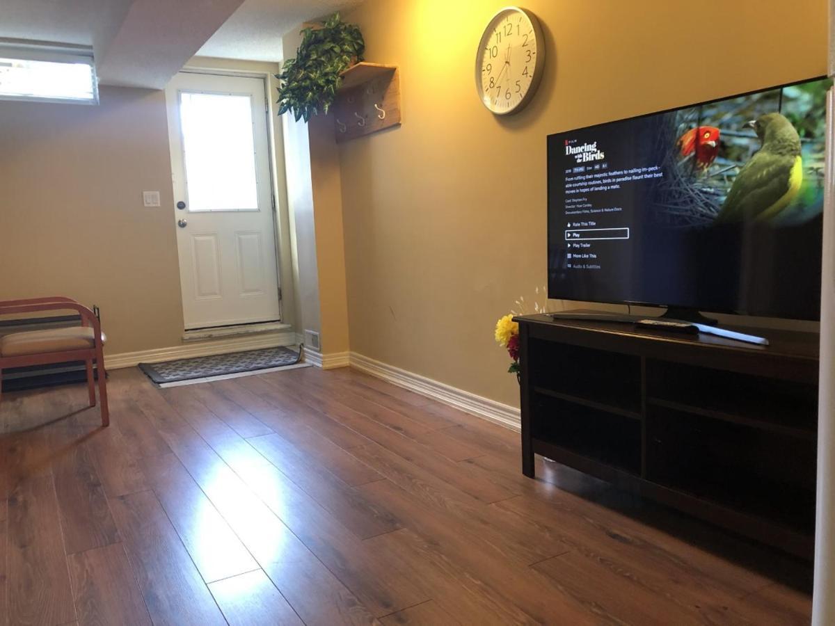 Spacious 2 Bedroom Guest Suite Toronto Esterno foto