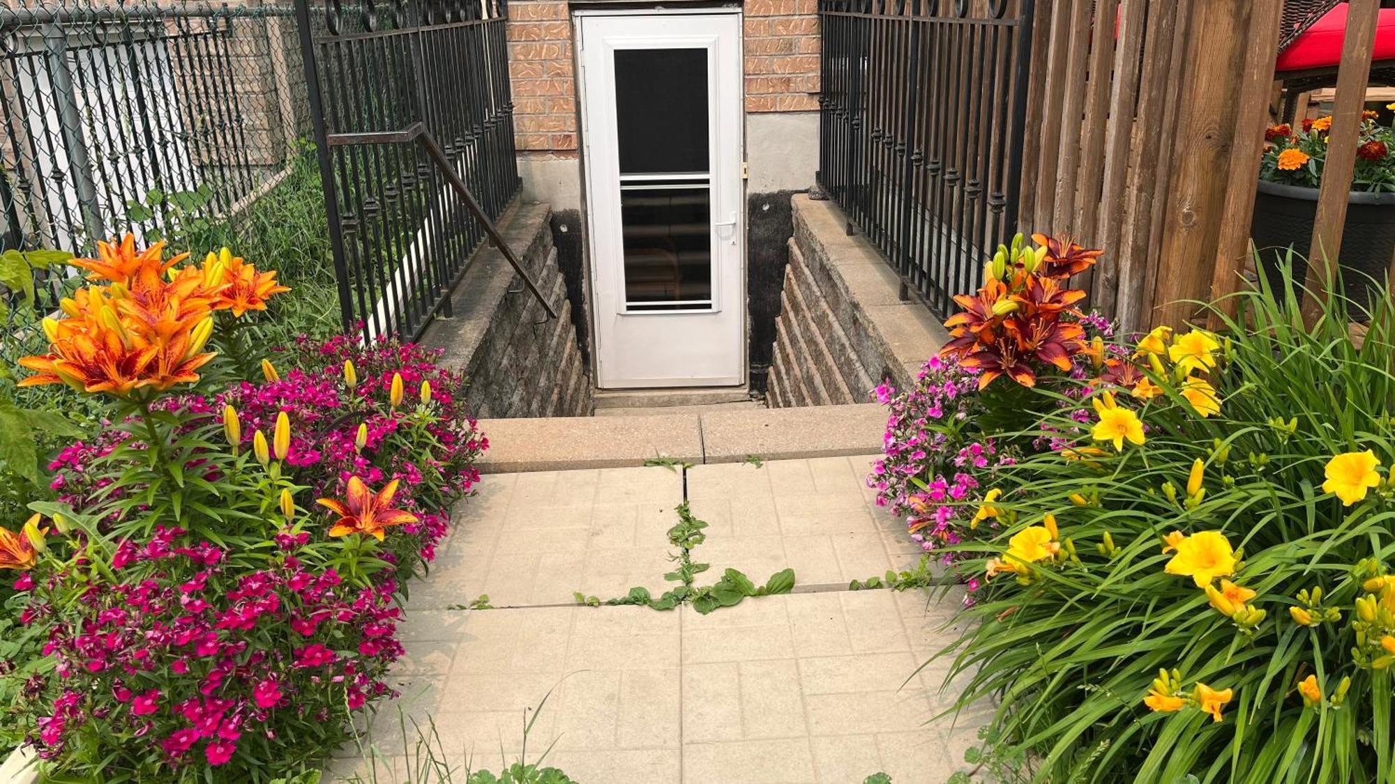 Spacious 2 Bedroom Guest Suite Toronto Esterno foto